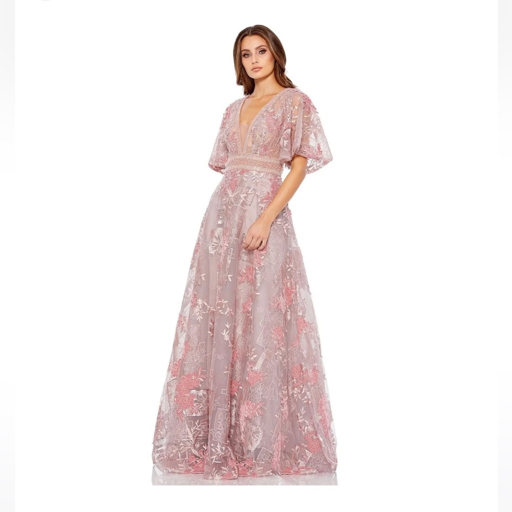 Mac Duggal 20262 Embroidered
Flounce Sleeve A Line Gown Size 20
